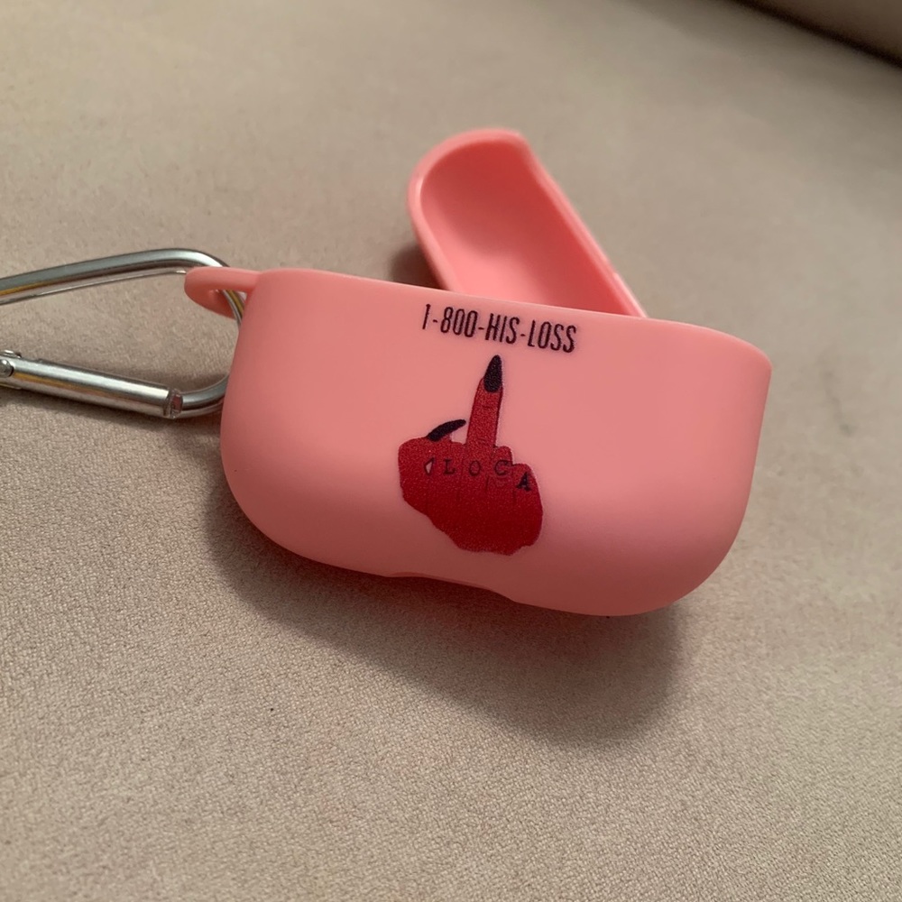 AirPod pro case - Picture 2 of 2